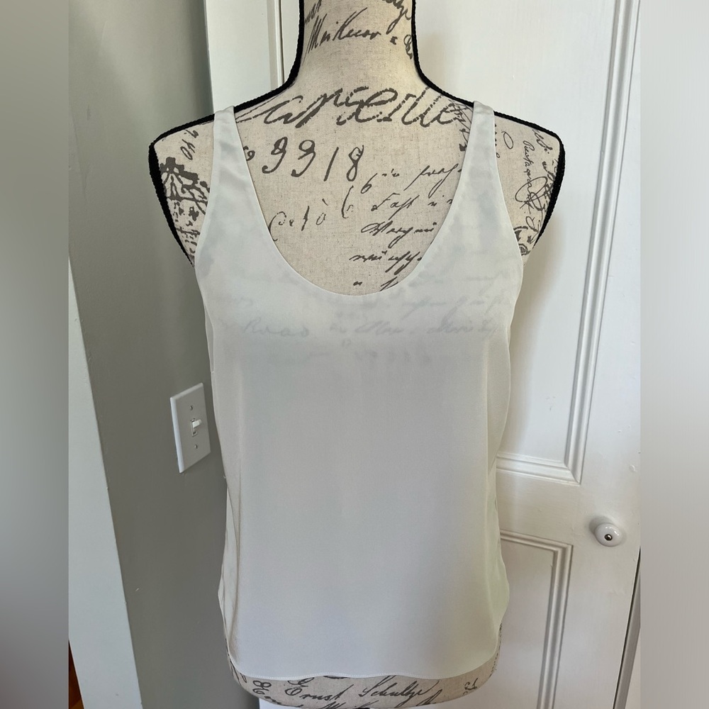 EUC Diane von Furstenberg 100% Silk Off White Tank Top. Women’s Size: 6.